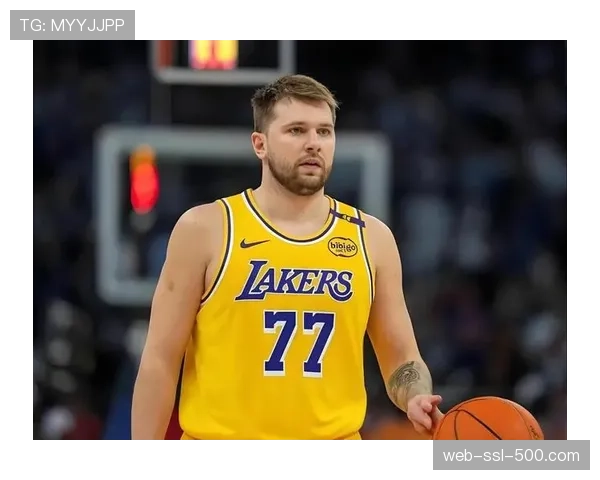 战术博弈:对手连续点名东契奇,独行侠改用“换防-提前夹击”应对