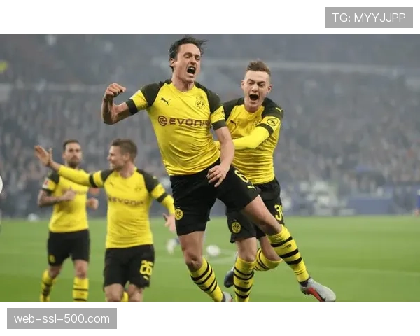多特蒙德3-1逆转奥格斯堡，马伦替补出场独造两球